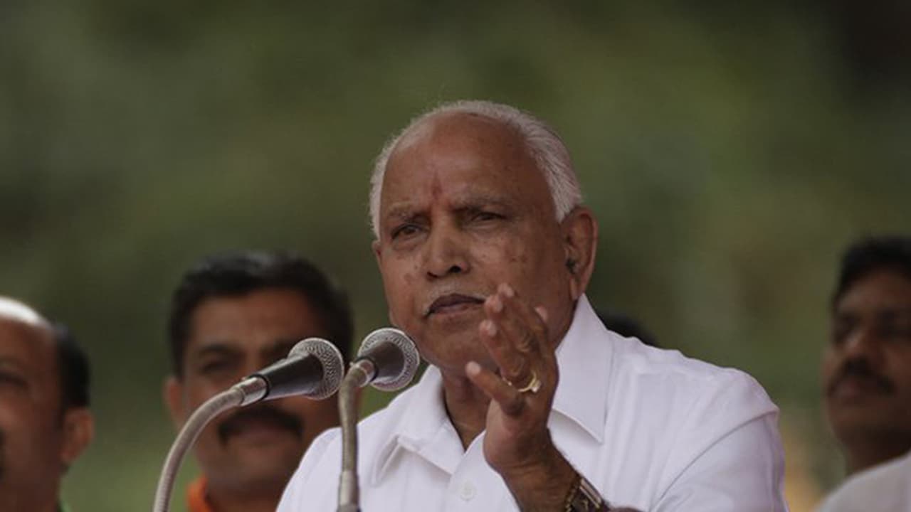 കോണ്ഗ്രസിന് തിരിച്ചടി; യെദ്യൂരപ്പയുടെ സത്യപ്രതിജ്ഞ ഇന്ന് കോണ്ഗ്രസിന് തിരിച്ചടി; യെദ്യൂരപ്പയുടെ സത്യപ്രതിജ്ഞ ഇന്ന്