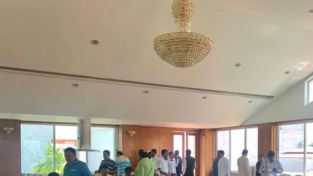 IT shock to 'host' DK Shivakumar now a rude shock for 'holed up' Guj MLAs? IT shock to 'host' DK Shivakumar now a rude shock for 'holed up' Guj MLAs?