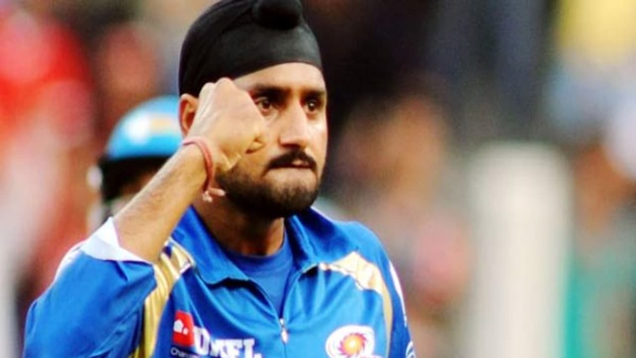 கவிதை, கவிதை... கமல் பாணியிலேயே அவருக்கு பிறந்தநாள் வாழ்த்து சொன்ன கிரிக்கெட் வீரர்...! கவிதை, கவிதை... கமல் பாணியிலேயே அவருக்கு பிறந்தநாள் வாழ்த்து சொன்ன கிரிக்கெட் வீரர்...!