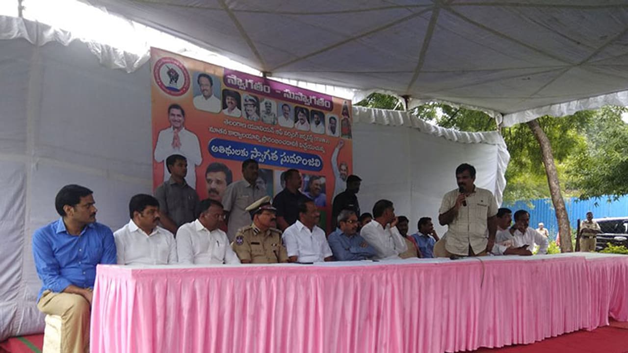 జర్నలిస్టుల సంక్షేమంలో కెసిఆర్ దేశానికే ఆదర్శం జర్నలిస్టుల సంక్షేమంలో కెసిఆర్ దేశానికే ఆదర్శం