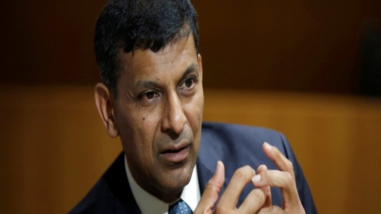 அதிகரிக்கும் கணினி, இயந்திரங்களின் பயன்பாடு! 15 ஆண்டுகளில் மனிதர்களின் வேலைக்கு அச்சுறுத்தல்! ரகுராம் ராஜன் அச்சம் அதிகரிக்கும் கணினி, இயந்திரங்களின் பயன்பாடு! 15 ஆண்டுகளில் மனிதர்களின் வேலைக்கு அச்சுறுத்தல்! ரகுராம் ராஜன் அச்சம்