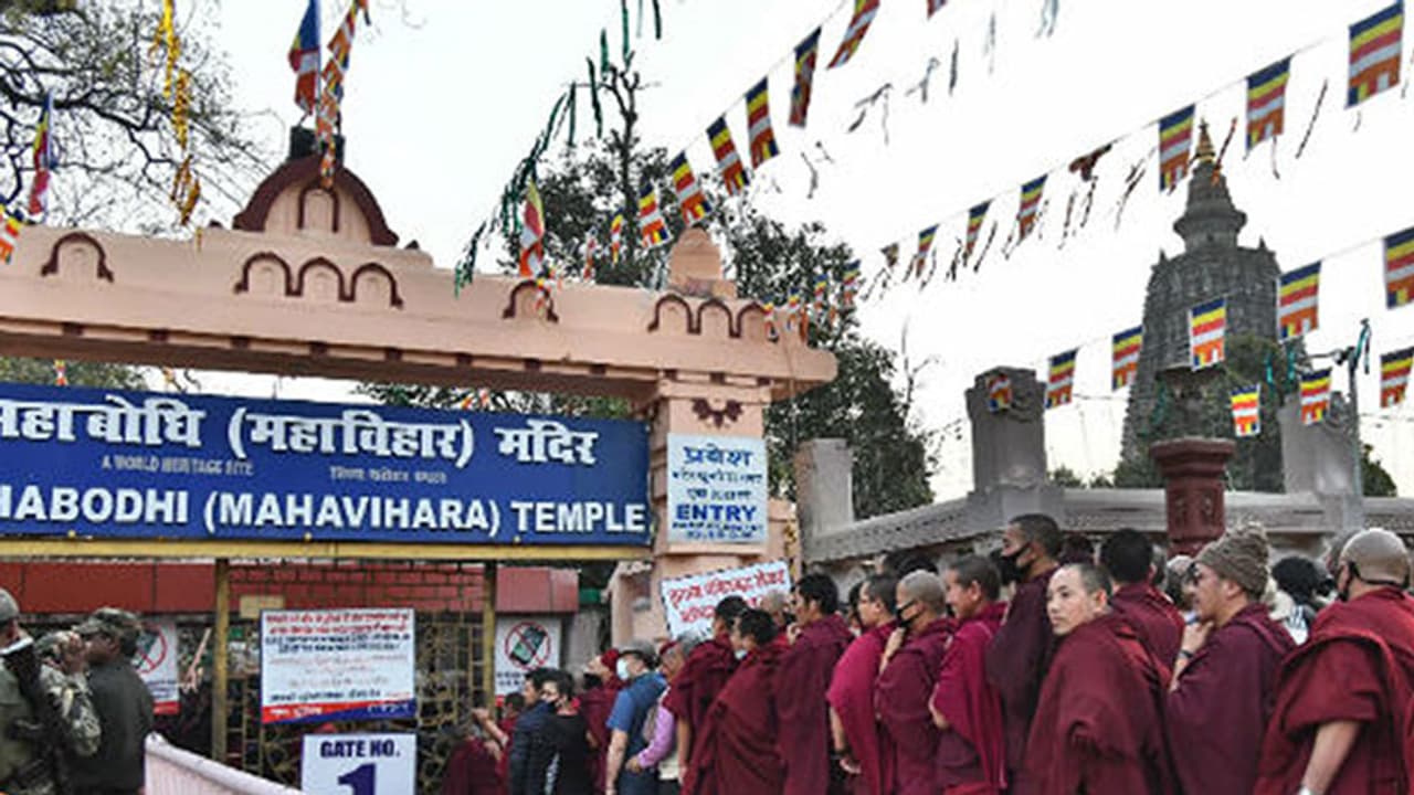 ബോദ്ഗയ സ്ഫോടന പരമ്പരക്കേസിൽ അഞ്ച് പ്രതികളും കുറ്റക്കാര് ബോദ്ഗയ സ്ഫോടന പരമ്പരക്കേസിൽ അഞ്ച് പ്രതികളും കുറ്റക്കാര്