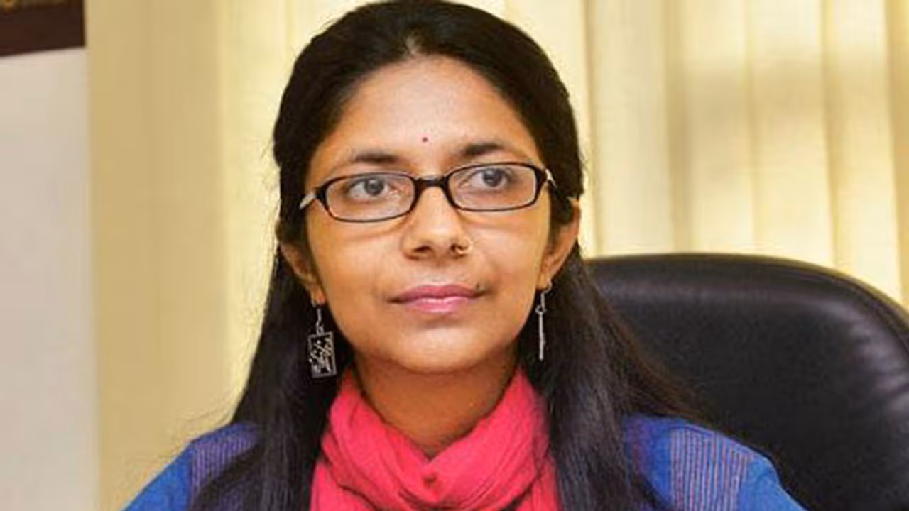 భర్తతో విడాకులు.. కల చెదిరిపోయిందంటూ స్వాతి మలివాల్ ఎమోషనల్ పోస్ట్ భర్తతో విడాకులు.. కల చెదిరిపోయిందంటూ స్వాతి మలివాల్ ఎమోషనల్ పోస్ట్