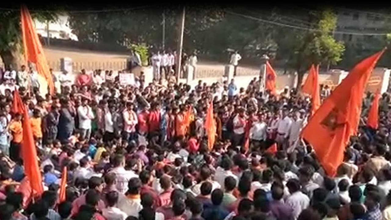 ಶಿರಸಿಯಲ್ಲಿ ಉದ್ವಿಗ್ನ ಸ್ಥಿತಿ; ಕಾಗೇರಿ ಸೇರಿ ಹಲವರ ಬಂಧನ