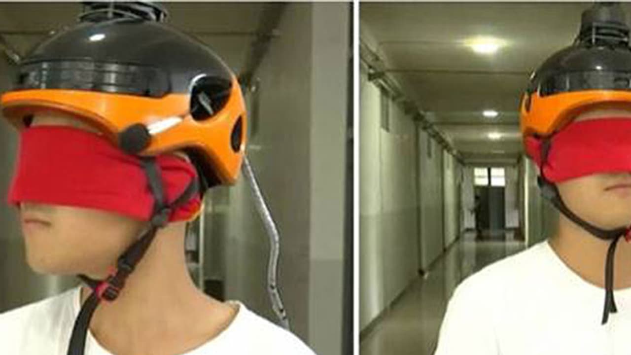 ജീനിയസ് സ്മാര്ട്ട് ഹെല്മെറ്റ്: അന്ധര്ക്ക് കാഴ്ച നല്കും ജീനിയസ് സ്മാര്ട്ട് ഹെല്മെറ്റ്: അന്ധര്ക്ക് കാഴ്ച നല്കും