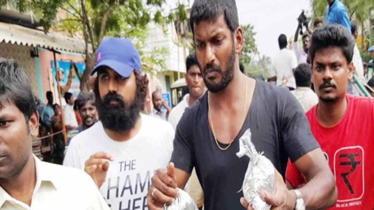 உதவி செய்ய களத்தில் இறங்கிய விஷால்! உதவி செய்ய களத்தில் இறங்கிய விஷால்!