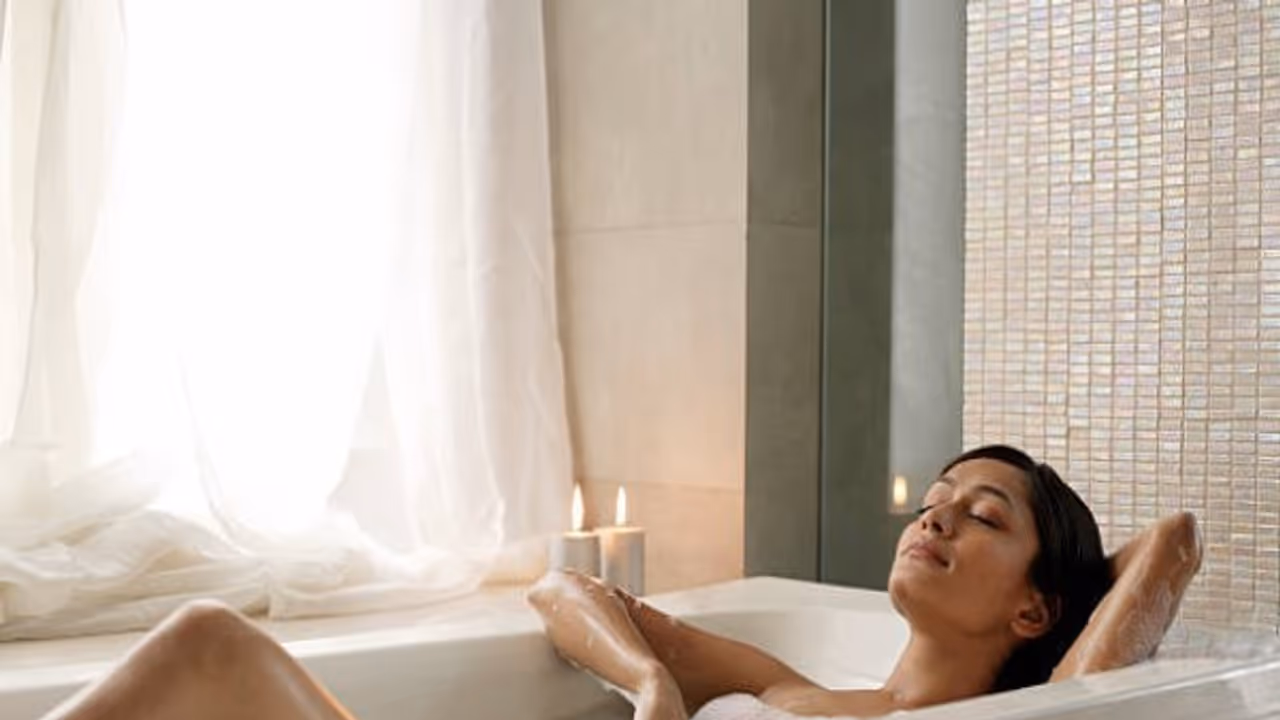 'হট ওয়াটার বাথ' শরীরের জন্য ভাল না ক্ষতিকারক, জেনে নিন 'হট ওয়াটার বাথ' শরীরের জন্য ভাল না ক্ষতিকারক, জেনে নিন