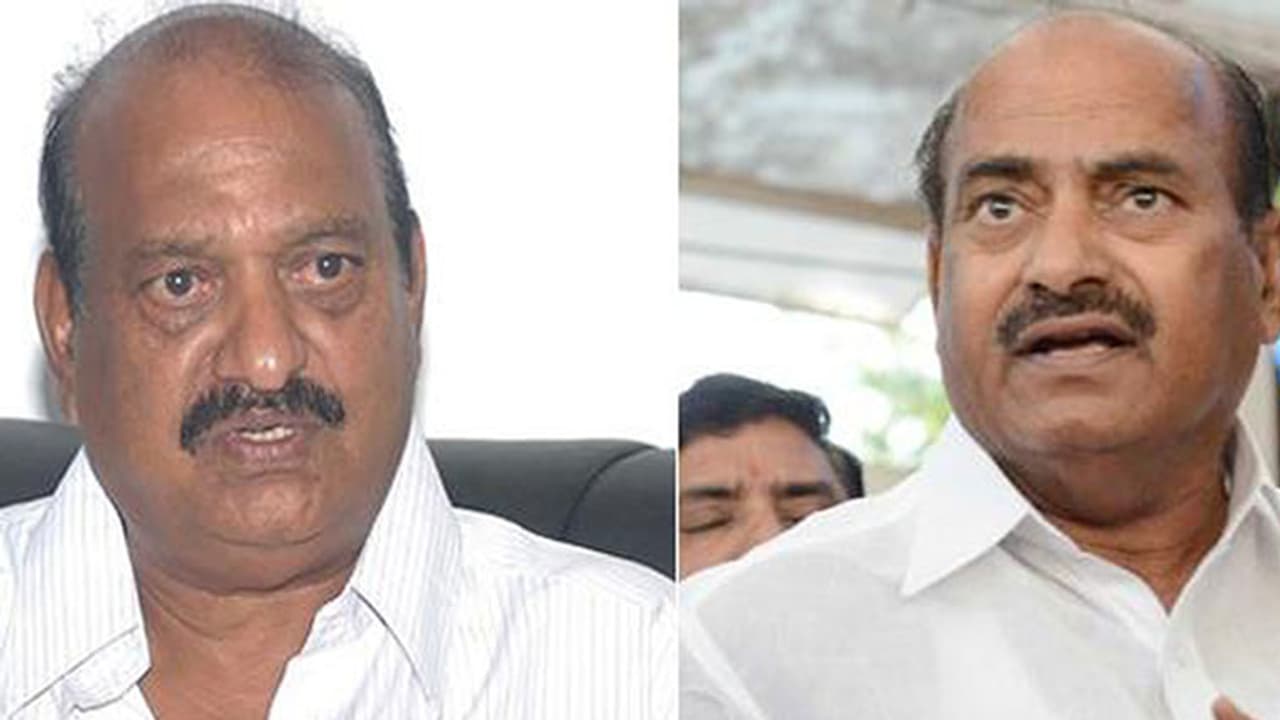 ఒక ఫ్యామిలీ.. ఒకటే టికెట్, జేసీ బ్రదర్స్ని చంద్రబాబు ఈ మాటతో కట్టేయగలరా...? ఒక ఫ్యామిలీ.. ఒకటే టికెట్, జేసీ బ్రదర్స్ని చంద్రబాబు ఈ మాటతో కట్టేయగలరా...?