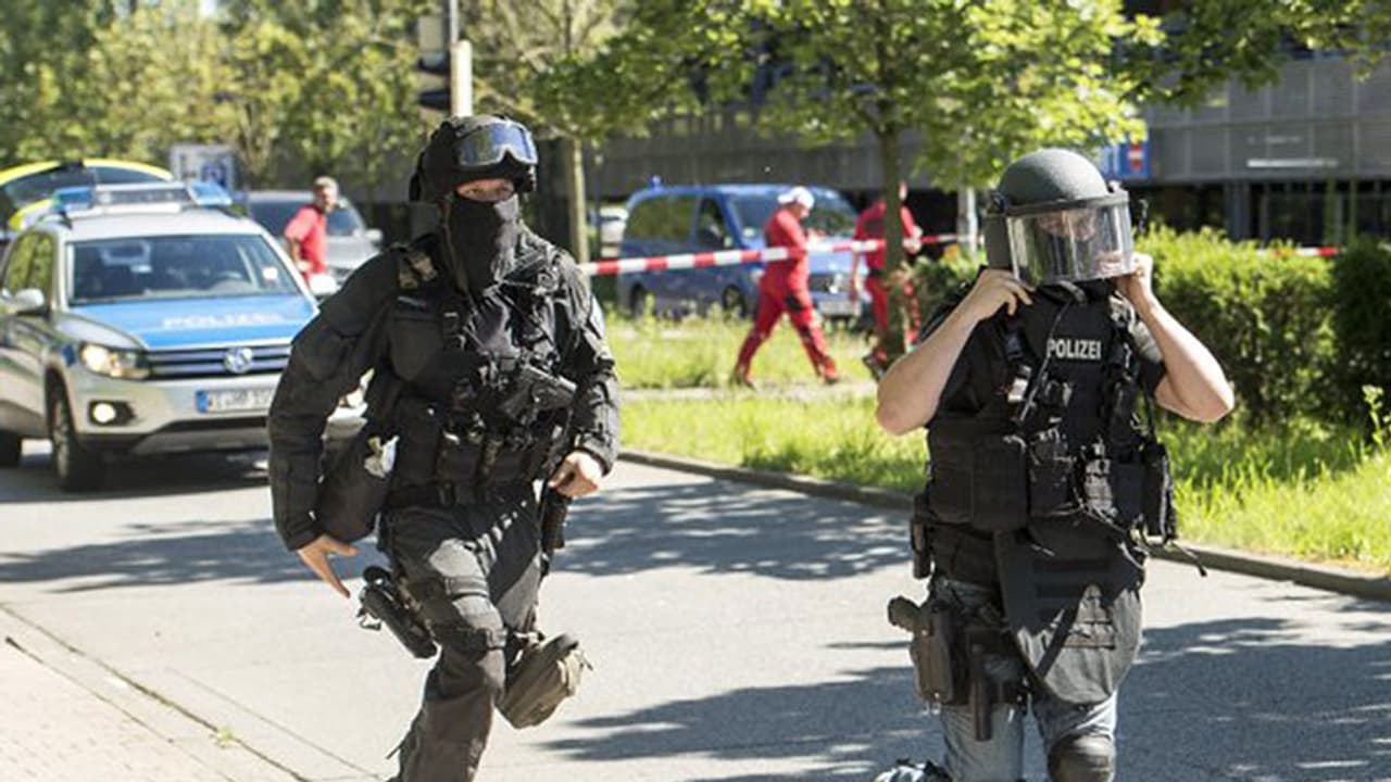 ജര്മന് സിനിമാ തിയറ്ററില് യുവാവ് കാണികള്ക്കുനേരെ തുരുതുരാ നിറയൊഴിച്ചു; 50 പേര്ക്ക് പരിക്ക് ജര്മന് സിനിമാ തിയറ്ററില് യുവാവ് കാണികള്ക്കുനേരെ തുരുതുരാ നിറയൊഴിച്ചു; 50 പേര്ക്ക് പരിക്ക്