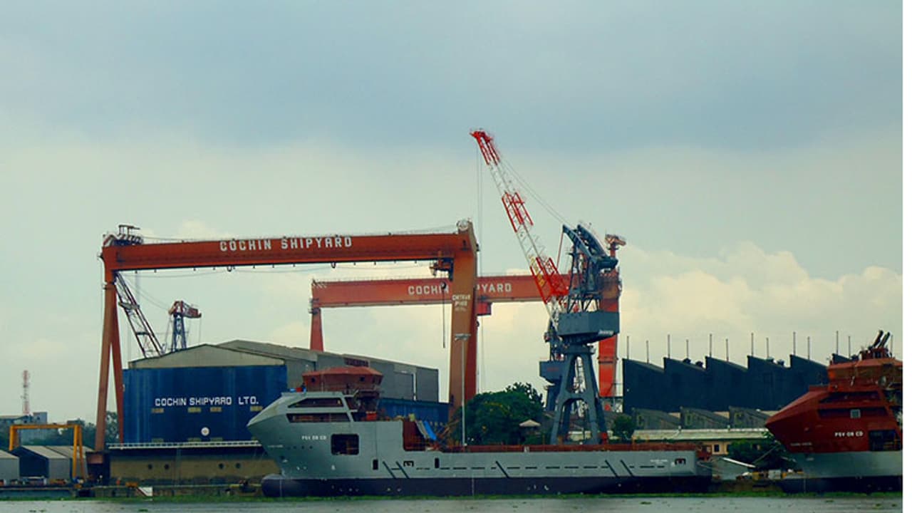 ഷിപ്പ്യാർഡിലെ പൊട്ടിത്തെറി: ഉന്നത ഉദ്യോഗസ്ഥർ കുറ്റക്കാരെന്ന് റിപ്പോർട്ട് ഷിപ്പ്യാർഡിലെ പൊട്ടിത്തെറി: ഉന്നത ഉദ്യോഗസ്ഥർ കുറ്റക്കാരെന്ന് റിപ്പോർട്ട്