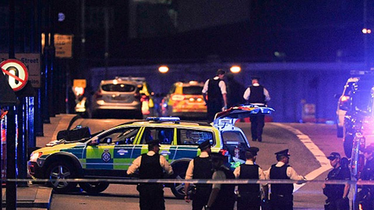 Van runs over people outside north London mosque; one dead Van runs over people outside north London mosque; one dead