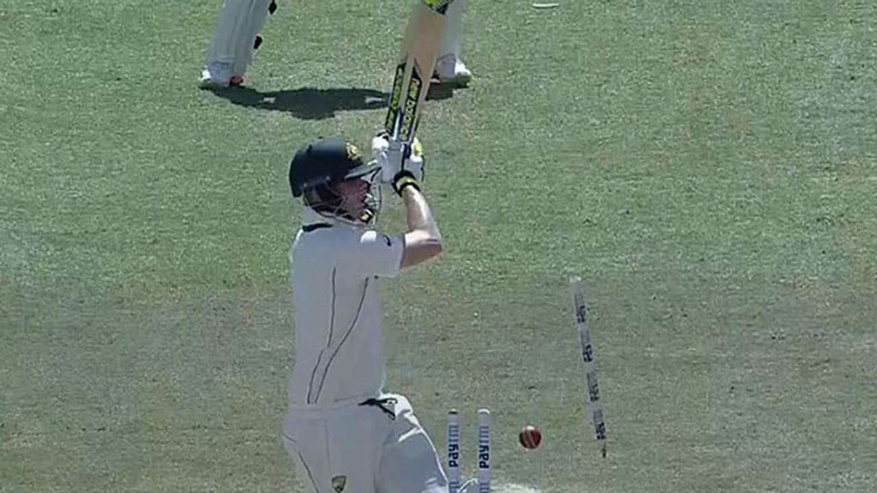 India rattles Australia; Bowlers put hosts in command!