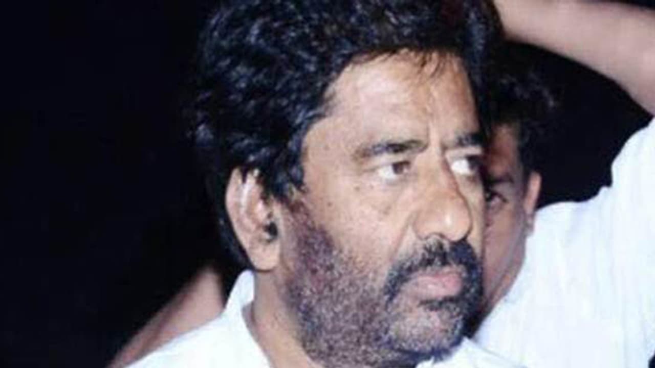 ಗಾಯಕ್ ವಾಡ್ ಪ್ರಕರಣ: ನಾಗರೀಕ ವಿಮಾನಯಾನ ಸಚಿವಾಲಯದ ಅಂಗಳಕ್ಕೆ ಚೆಂಡು ಗಾಯಕ್ ವಾಡ್ ಪ್ರಕರಣ: ನಾಗರೀಕ ವಿಮಾನಯಾನ ಸಚಿವಾಲಯದ ಅಂಗಳಕ್ಕೆ ಚೆಂಡು