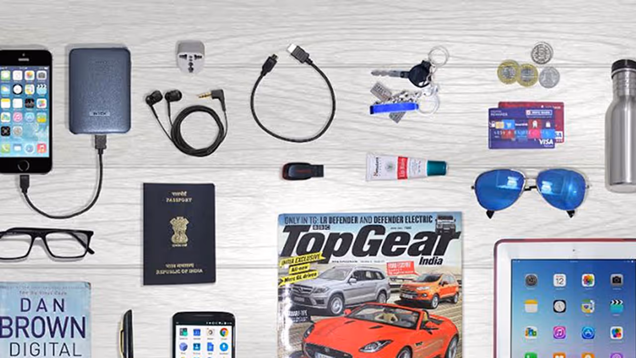 Versatyl Bomber: This ultimate jacket has room for all your gadgets