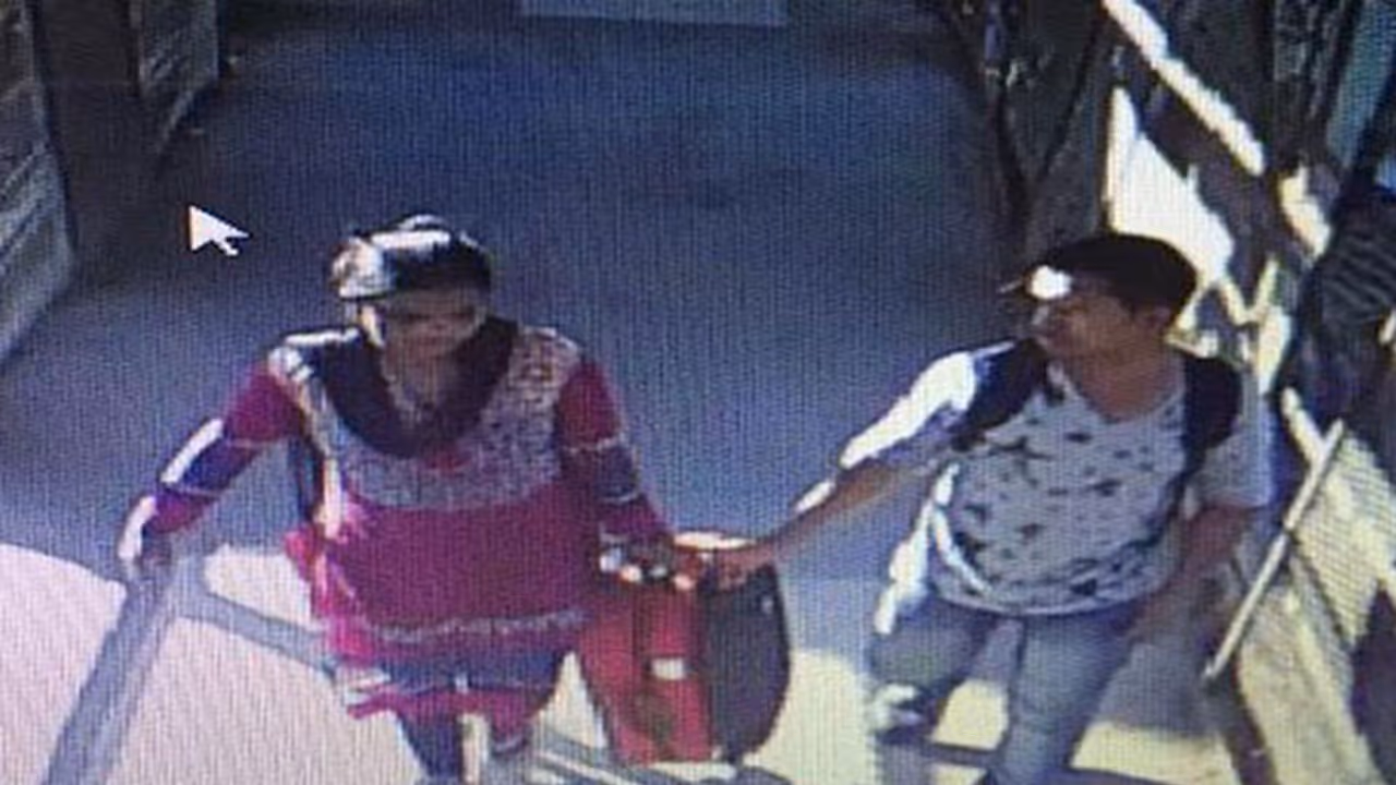 ಪುಟ್ಟ ಕಂದಮ್ಮನನ್ನು ರೈಲ್ವೇ ಸ್ಟೇಷನ್'ನಲ್ಲಿ ಬಿಟ್ಟು ಪರಾರಿಯಾದ ಹೆತ್ತವರು: ಸಿಸಿಟಿವಿಯಲ್ಲಿ ಸೆರೆಯಾಯ್ತು ದುಷ್ಕೃತ್ಯ ಪುಟ್ಟ ಕಂದಮ್ಮನನ್ನು ರೈಲ್ವೇ ಸ್ಟೇಷನ್'ನಲ್ಲಿ ಬಿಟ್ಟು ಪರಾರಿಯಾದ ಹೆತ್ತವರು: ಸಿಸಿಟಿವಿಯಲ್ಲಿ ಸೆರೆಯಾಯ್ತು ದುಷ್ಕೃತ್ಯ