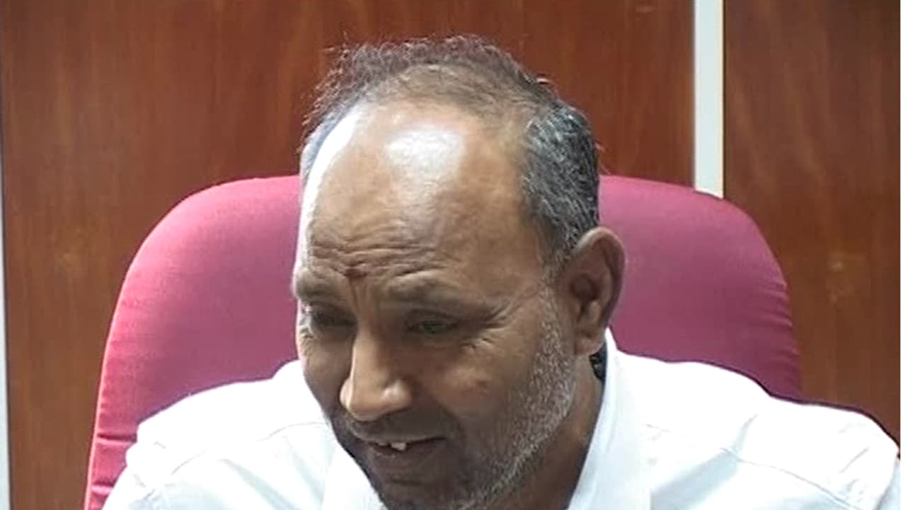 ಮರಳಿ ಬಿಜೆಪಿ ಸೇರಿ, ನಾವು ಬರ್ತೀವಿ: ಸಿದ್ದು ಆಪ್ತನಿಗೆ ಅಭಿಮಾನಿಗಳ ಒತ್ತಾಯ