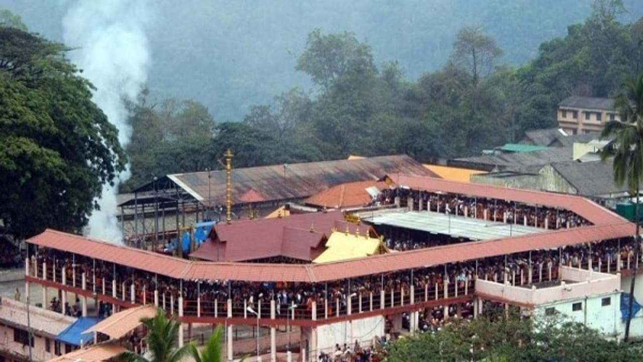 மண்டல, மகரவிளக்கு பூஜையை முன்னிட்டு சபரிமலை அய்யப்பன் கோவிலில் 15 ந்தேதி நடை திறப்பு மண்டல, மகரவிளக்கு பூஜையை முன்னிட்டு சபரிமலை அய்யப்பன் கோவிலில் 15 ந்தேதி நடை திறப்பு