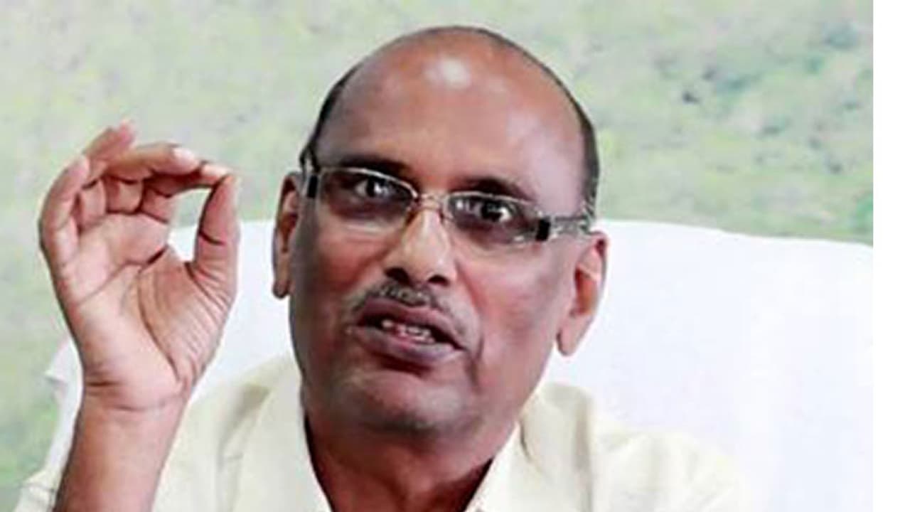 అనారోగ్యంతో మాజీ మంత్రి బొజ్జల గోపాలకృష్ణారెడ్డి మృతి అనారోగ్యంతో మాజీ మంత్రి బొజ్జల గోపాలకృష్ణారెడ్డి మృతి