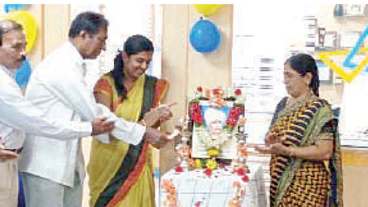 ದೈತ್ಯ ಬ್ಯಾಂಕ್ ಆಗಿ ಹೊರಹೊಮ್ಮಿದ ಕೆನರಾ ಬ್ಯಾಂಕ್ ದೈತ್ಯ ಬ್ಯಾಂಕ್ ಆಗಿ ಹೊರಹೊಮ್ಮಿದ ಕೆನರಾ ಬ್ಯಾಂಕ್