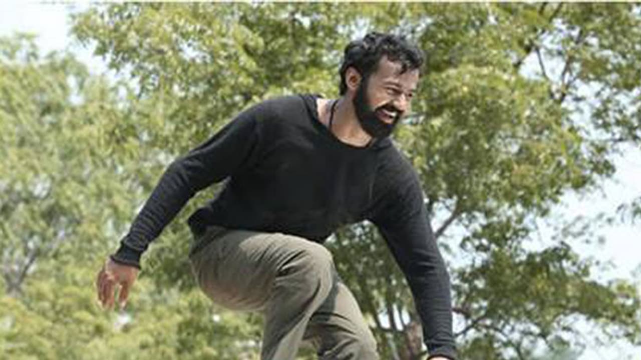 സൂര്യനെ പോലെ പ്രണവ് മോഹന്ലാല് ആദിയിലെ ആദ്യ ഗാനം കാണാം സൂര്യനെ പോലെ പ്രണവ് മോഹന്ലാല് ആദിയിലെ ആദ്യ ഗാനം കാണാം