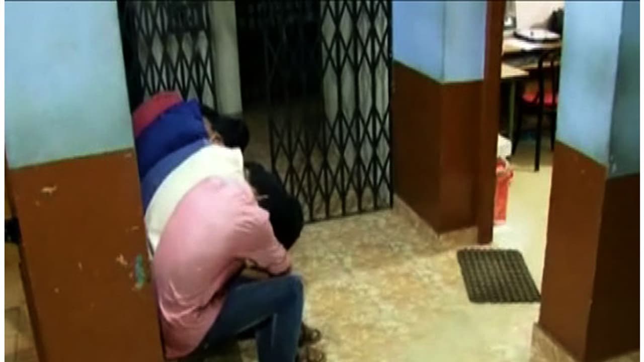 கோவையில் நடந்த மத்திய அரசு தேர்வில் ஆள் மாறாட்டம்; கையும் களவுமாக சிக்கிய வடமாநில இளைஞர்கள்