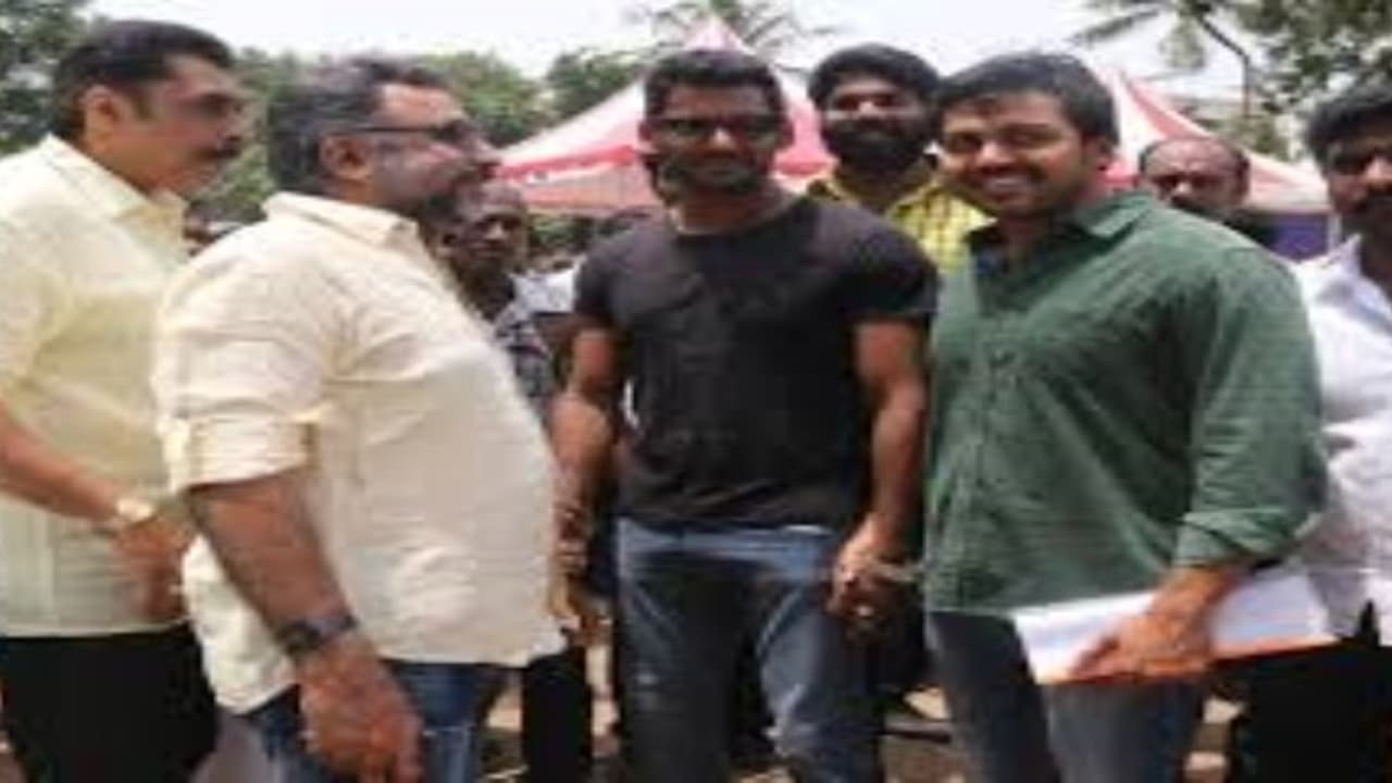 மாநகராட்சிக்கு சொந்தமான சாலை ஆக்ரமிப்பு... சர்ச்சையில் சிக்கிய நடிகர் சங்க நிர்வாகிகள்... மாநகராட்சிக்கு சொந்தமான சாலை ஆக்ரமிப்பு... சர்ச்சையில் சிக்கிய நடிகர் சங்க நிர்வாகிகள்...