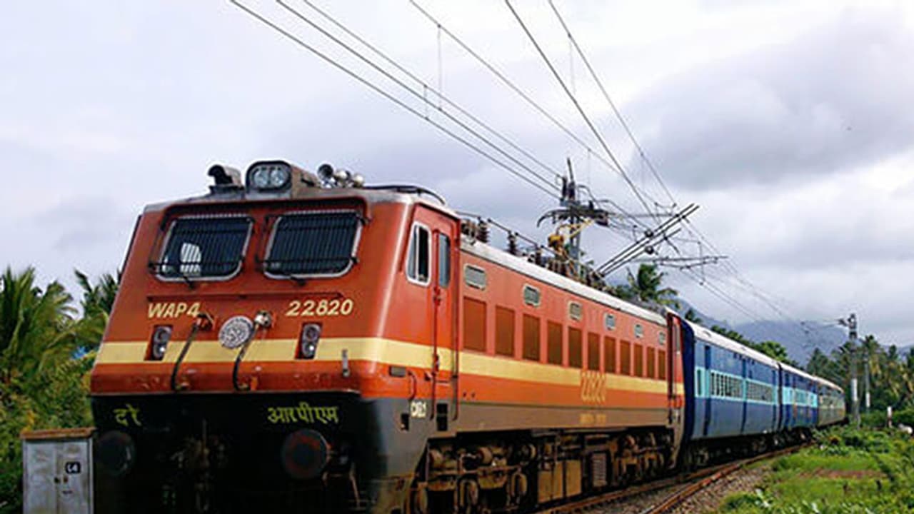 'ഇതെത്ര കാലം സഹിക്കണം, എന്ന് ശരിയാകും', ദുരിതക്കയത്തിൽ എറണാകുളം കായംകുളം റൂട്ടിലെ ട്രെയിന് യാത്രക്കാര് 'ഇതെത്ര കാലം സഹിക്കണം, എന്ന് ശരിയാകും', ദുരിതക്കയത്തിൽ എറണാകുളം കായംകുളം റൂട്ടിലെ ട്രെയിന് യാത്രക്കാര്