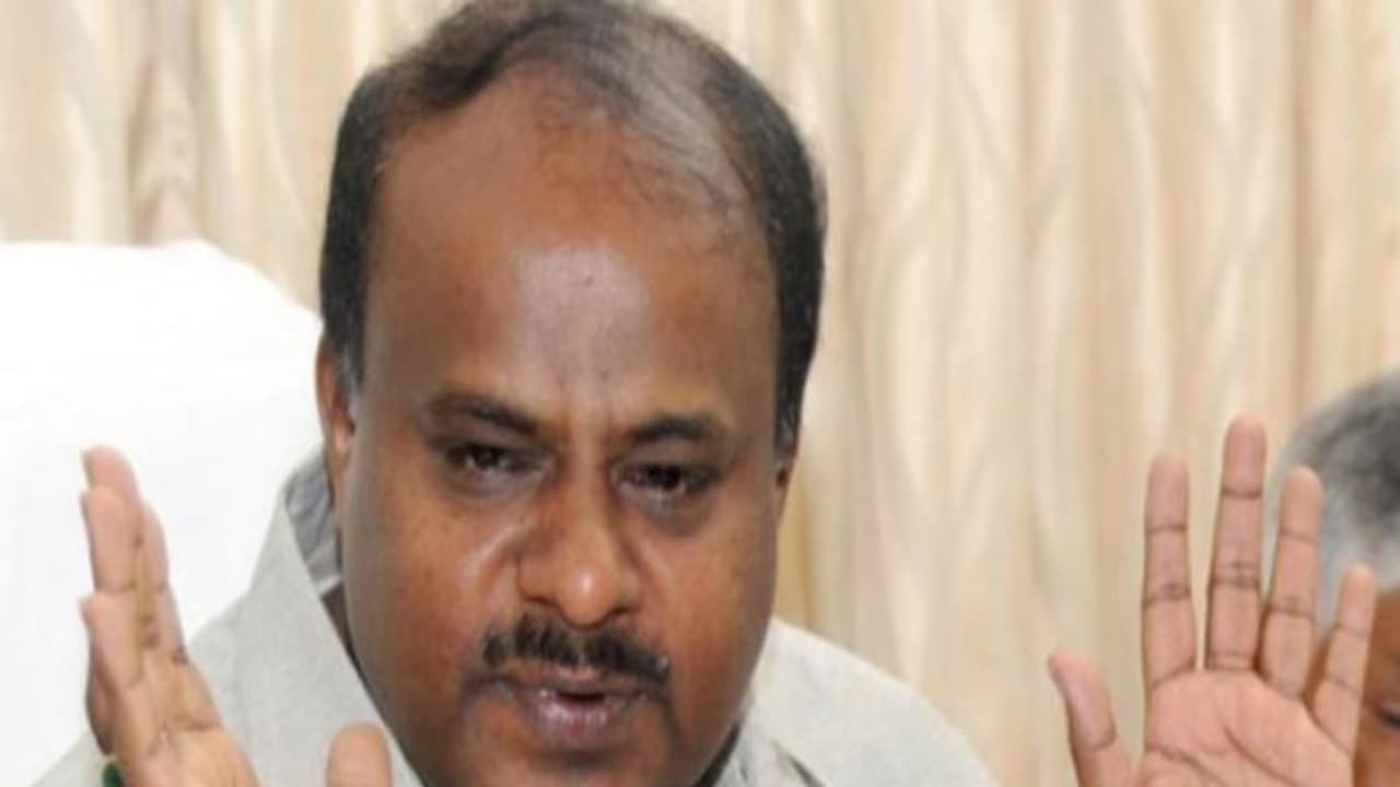 முதல் கையெழுத்துப்போட்டு சிக்க வைத்த எடியூரப்பா !! பேக் அடிக்கும் குமாரசாமி !! அச்சத்தில் விவசாயிகள் !! முதல் கையெழுத்துப்போட்டு சிக்க வைத்த எடியூரப்பா !! பேக் அடிக்கும் குமாரசாமி !! அச்சத்தில் விவசாயிகள் !!