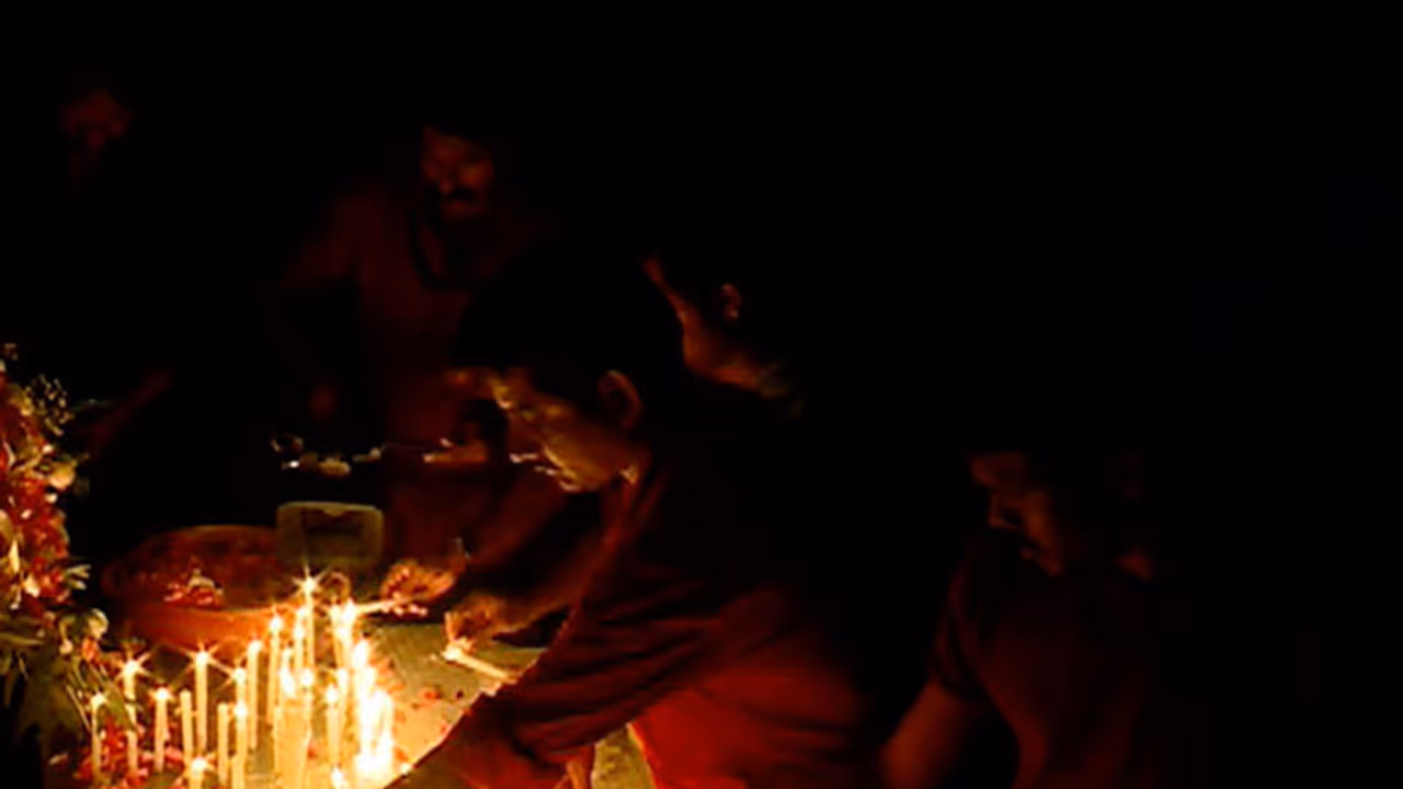 ಬದುಕಿದ್ದ ವಿದ್ಯಾರ್ಥಿಗಳಿಗೆ ಕಿಡಿಗೇಡಿಗಳಿಂದ ಶ್ರದ್ಧಾಂಜಲಿ..!