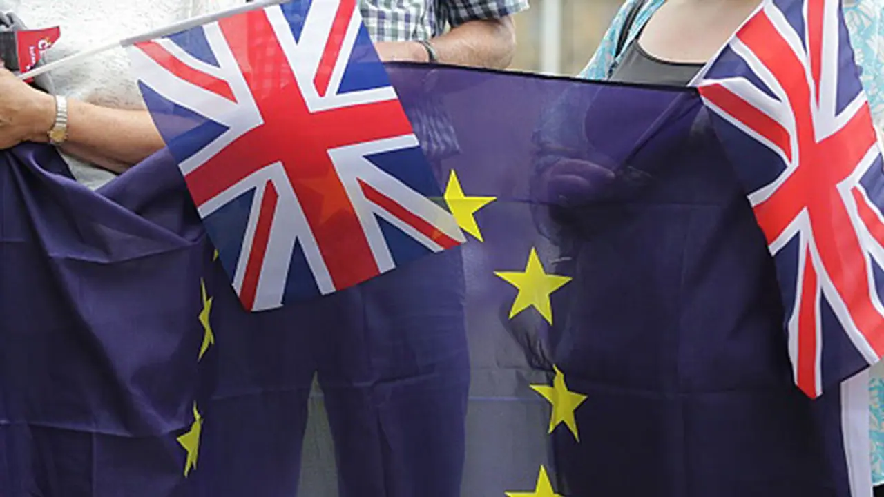 Brexit vote: UK still divided on eve of referendum Brexit vote: UK still divided on eve of referendum