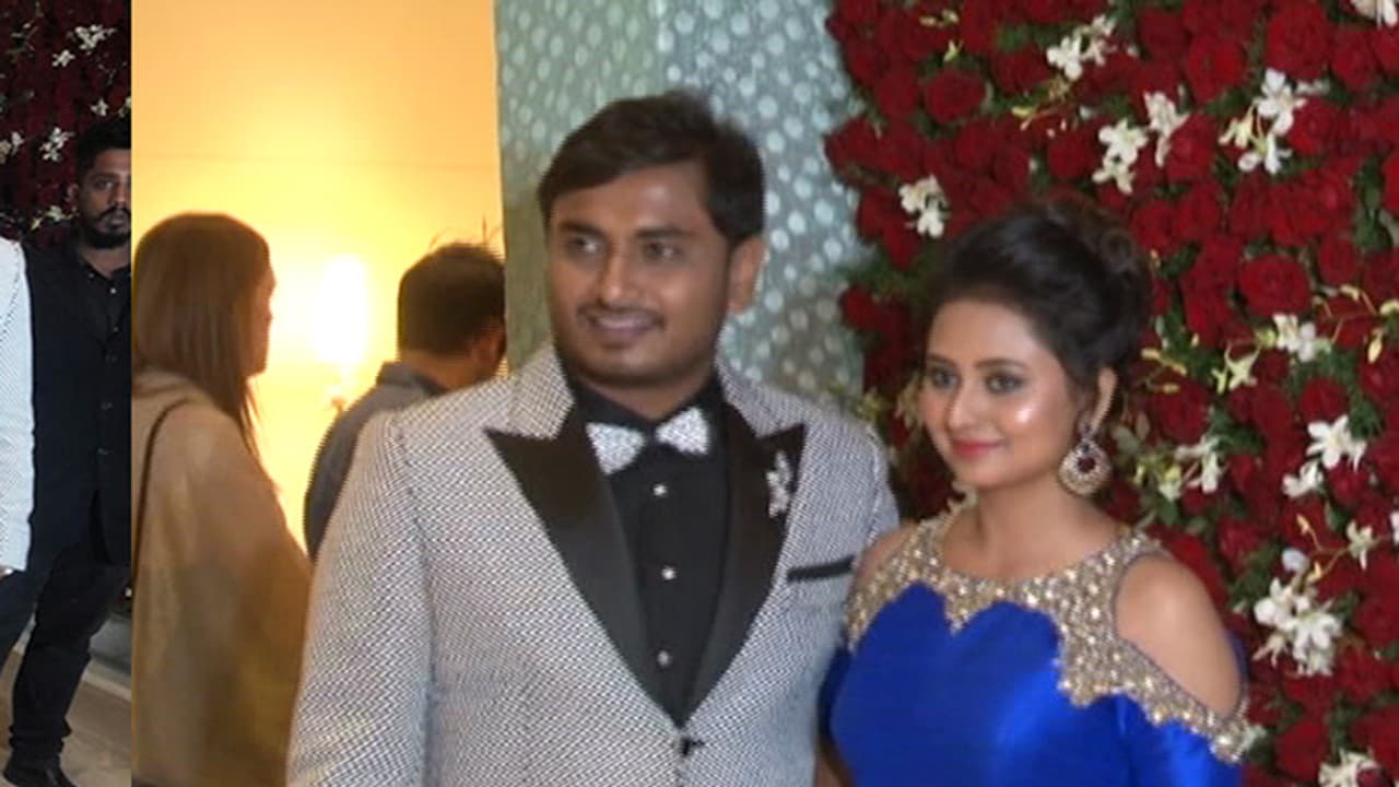 ಬೆಂಗಳೂರಿನ ಖಾಸಗಿ ಹೋಟೆಲ್'ನಲ್ಲಿ ಅಮೂಲ್ಯ ಜಗದೀಶ್ ವೆಡ್ಡಿಂಗ್ ಪಾರ್ಟಿ ಬೆಂಗಳೂರಿನ ಖಾಸಗಿ ಹೋಟೆಲ್'ನಲ್ಲಿ ಅಮೂಲ್ಯ ಜಗದೀಶ್ ವೆಡ್ಡಿಂಗ್ ಪಾರ್ಟಿ