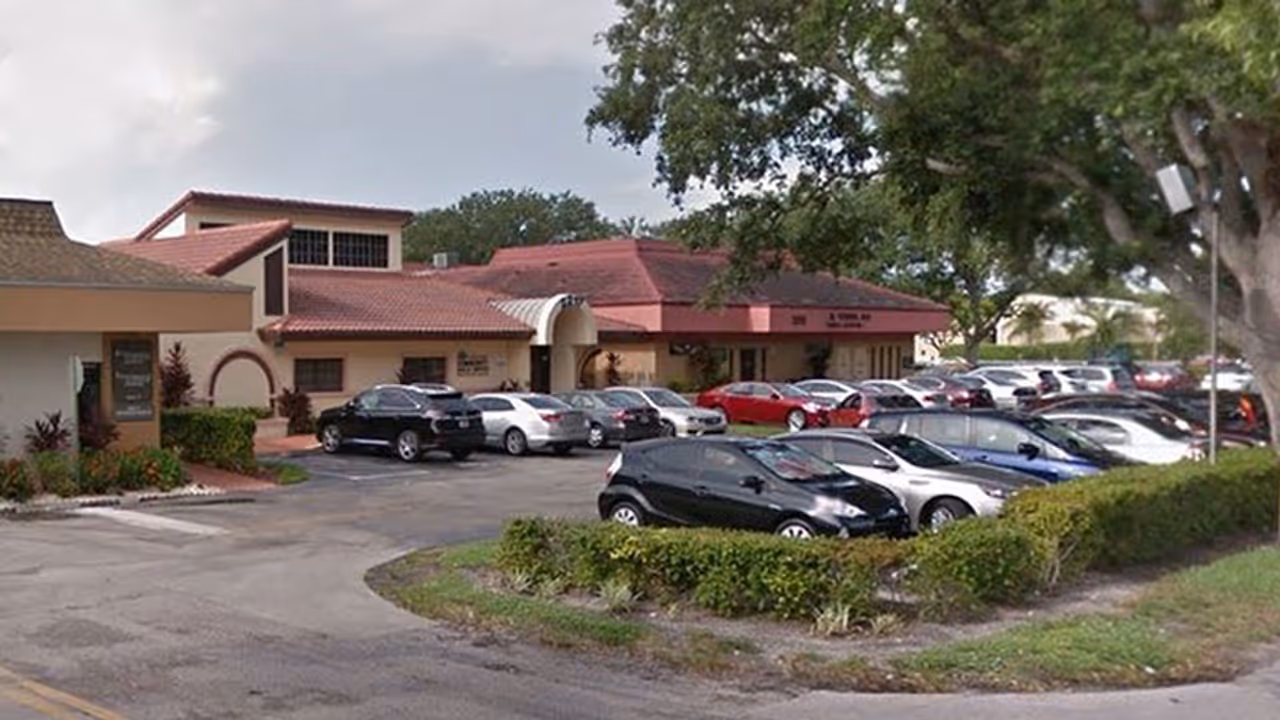 അടച്ചിട്ട കാറിനുള്ളില്‍ ഒറ്റയ്ക്ക് എട്ട് മണിക്കൂര്‍; ഒന്നര വയസുള്ള കു‌ഞ്ഞ് മരിച്ചു