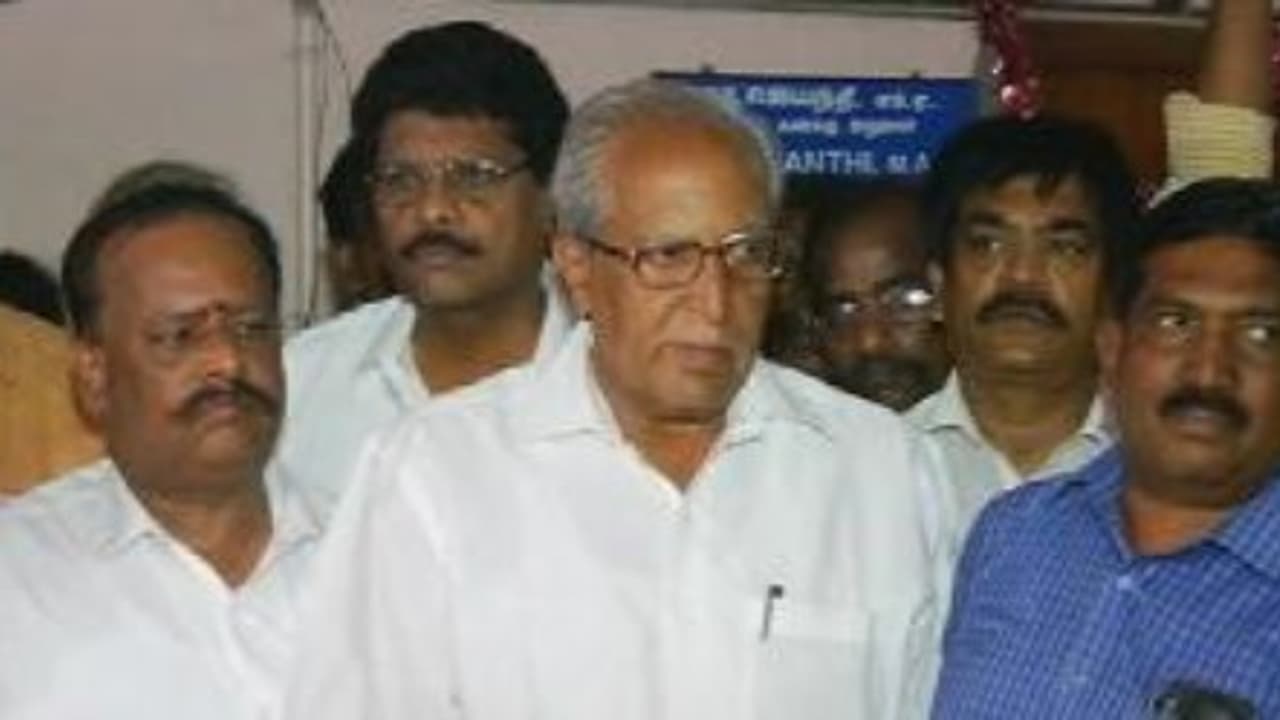 "ஊதிய உயர்வு இல்லாமல் நாங்க எப்படி வேலைக்கு போறது?" தொமுச பேரவை பொது செயலாளர் சண்முகம் கொந்தளிப்பு "ஊதிய உயர்வு இல்லாமல் நாங்க எப்படி வேலைக்கு போறது?" தொமுச பேரவை பொது செயலாளர் சண்முகம் கொந்தளிப்பு