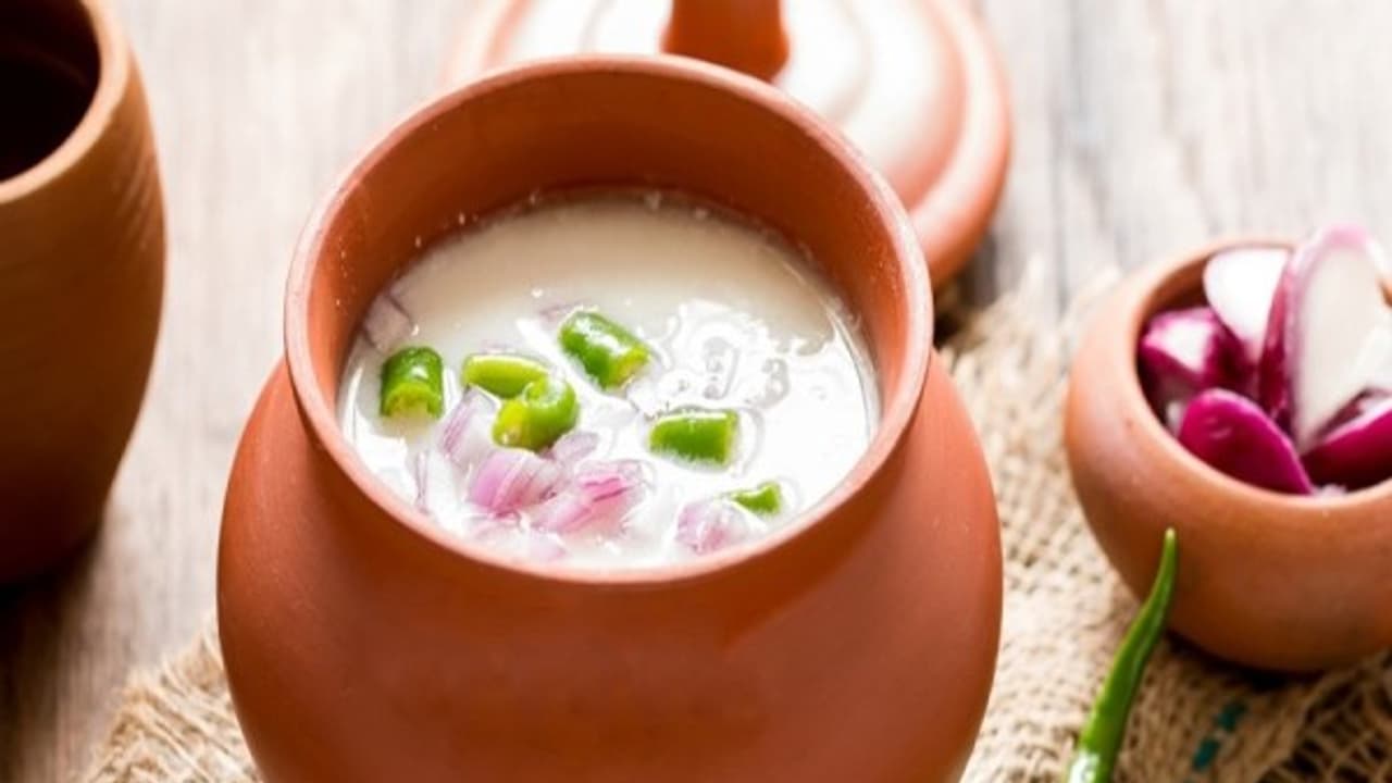 லட்சக்கணக்கில் சம்பளம் வாங்கும் நடிகர்...! ஆன சாப்பிடுவது பழைய சோறும்... பச்சை வெங்காயமும்...! (புகைப்படம் உள்ளே) லட்சக்கணக்கில் சம்பளம் வாங்கும் நடிகர்...! ஆன சாப்பிடுவது பழைய சோறும்... பச்சை வெங்காயமும்...! (புகைப்படம் உள்ளே)