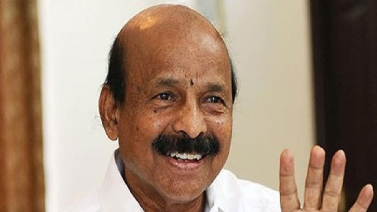 நகமும் சதையும் போல ஈபிஎஸ் ஒபிஎஸ் இணைந்து செயல்படுகிறார்கள்... மூத்த நிர்வாகி பொன்னையன் விளக்கம்!! நகமும் சதையும் போல ஈபிஎஸ் ஒபிஎஸ் இணைந்து செயல்படுகிறார்கள்... மூத்த நிர்வாகி பொன்னையன் விளக்கம்!!