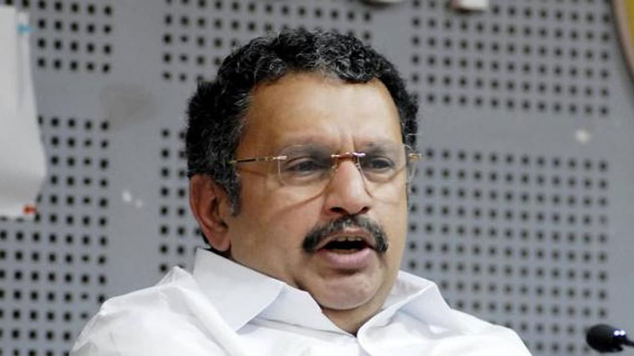 ശബരിമല: 'ഇനിയും കരുതിക്കൂട്ടി വരുന്ന യുവതികളെ ഭക്തർ നോക്കിക്കോളും': കെ മുരളീധരൻ ശബരിമല: 'ഇനിയും കരുതിക്കൂട്ടി വരുന്ന യുവതികളെ ഭക്തർ നോക്കിക്കോളും': കെ മുരളീധരൻ