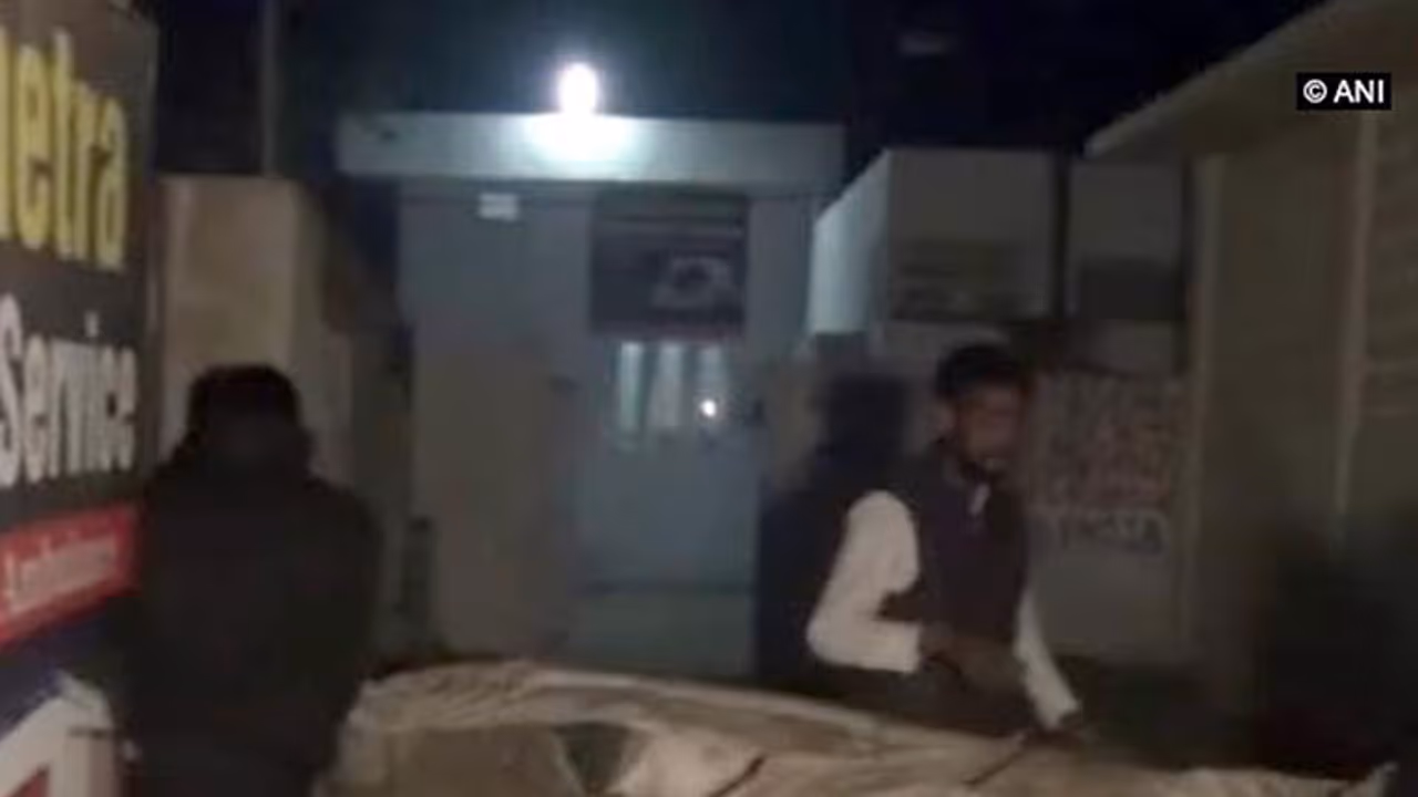 ഹരിയാന നിര്ഭയ മോഡല് പീഡനം: പ്രതിയുടെ മൃതദേഹം സമാന പരിക്കോടെ കനാലില് ഹരിയാന നിര്ഭയ മോഡല് പീഡനം: പ്രതിയുടെ മൃതദേഹം സമാന പരിക്കോടെ കനാലില്