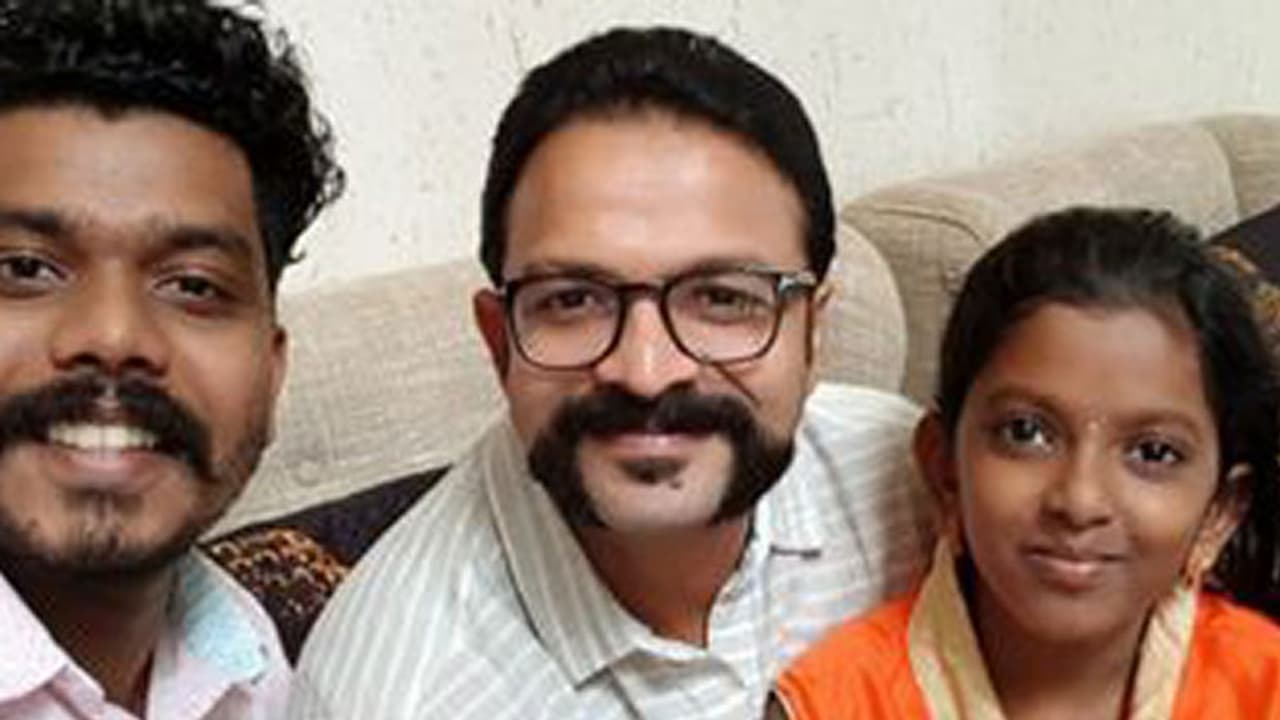 കുഞ്ഞ് വാനമ്പാടി ശിവഗംഗയ്ക്ക് വീട്; പ്രവാസി വ്യവസായിയുടെ സഹായം കുഞ്ഞ് വാനമ്പാടി ശിവഗംഗയ്ക്ക് വീട്; പ്രവാസി വ്യവസായിയുടെ സഹായം