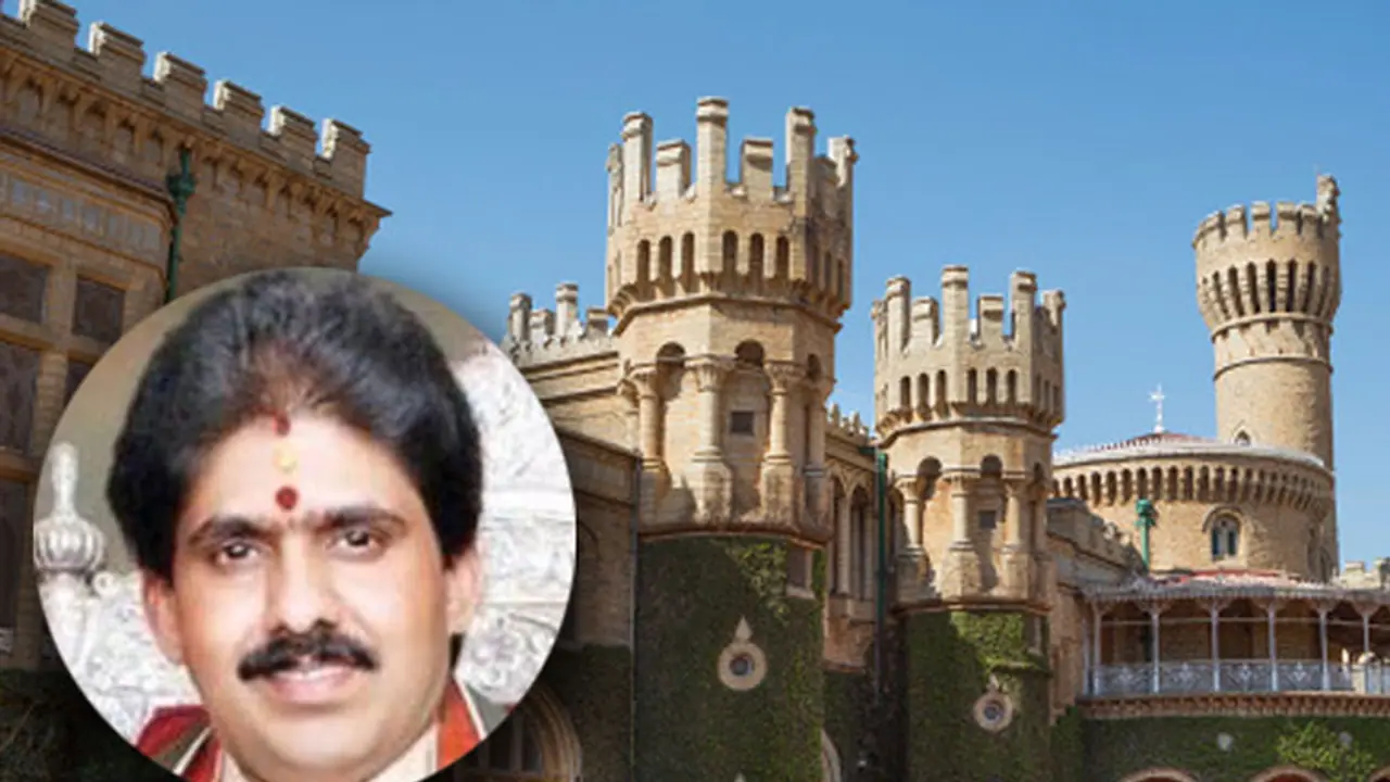 Hoax document in Srikantadatta Wadiyar's name: Complaint against Chandrashekhara Swamy couple, 4 others Hoax document in Srikantadatta Wadiyar's name: Complaint against Chandrashekhara Swamy couple, 4 others