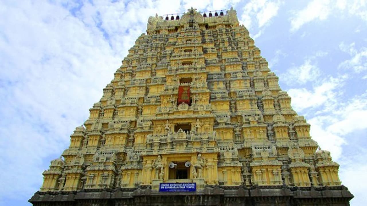 கோயில் சிலை மூலம் பலகோடி ரூபாய் மோசடி! சிலையில் ஒரு துளி கூட தங்கம் இல்லையாம்! மோசடியில் ஈடுபட்டது யார் யார்? கோயில் சிலை மூலம் பலகோடி ரூபாய் மோசடி! சிலையில் ஒரு துளி கூட தங்கம் இல்லையாம்! மோசடியில் ஈடுபட்டது யார் யார்?