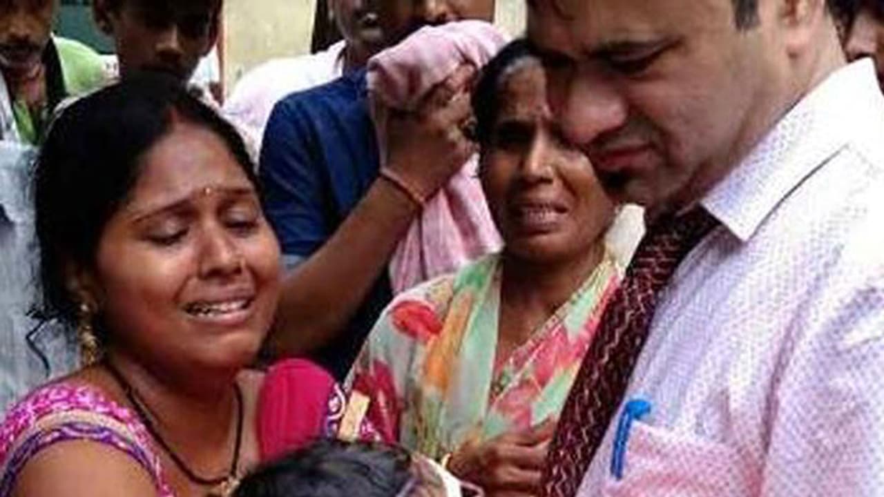 ഗോരഖ്പൂര് കൂട്ടശിശു മരണം: ഡോ. കഫീൽ ഖാൻ അറസ്റ്റിൽ ഗോരഖ്പൂര് കൂട്ടശിശു മരണം: ഡോ. കഫീൽ ഖാൻ അറസ്റ്റിൽ