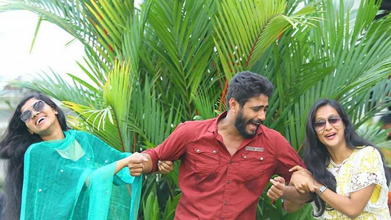 ലിച്ചിയെ പ്രണയിക്കുന്നവരേ, സഖിയെ നിങ്ങള് കാണാത്തതെന്ത്? ലിച്ചിയെ പ്രണയിക്കുന്നവരേ, സഖിയെ നിങ്ങള് കാണാത്തതെന്ത്?