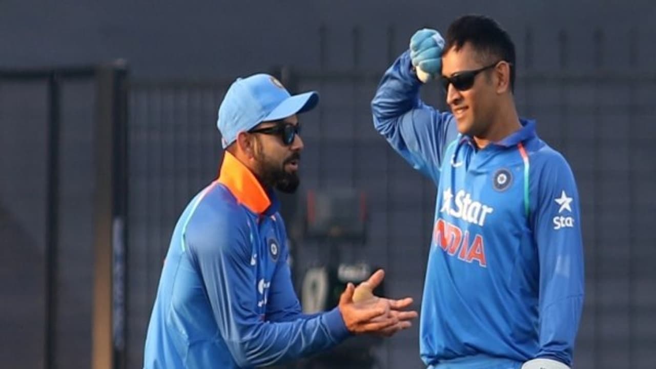 కోహ్లీ కంటే ధోనినే బెస్ట్...కానీ కొహ్లీనే నా ఫేవరెట్: అఫ్రిది కోహ్లీ కంటే ధోనినే బెస్ట్...కానీ కొహ్లీనే నా ఫేవరెట్: అఫ్రిది