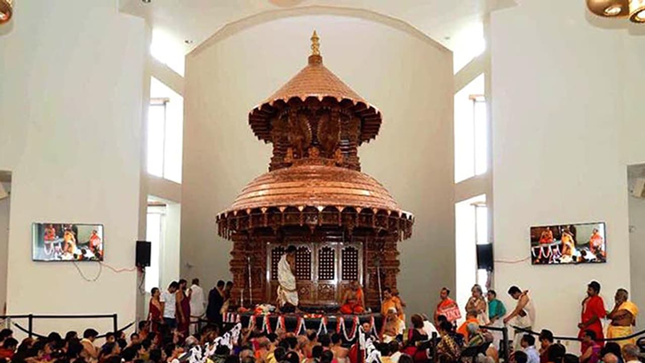 ದೇವಾಲಯವಾಗಿ ಪರಿವರ್ತನೆಯಾದ ಚರ್ಚ್; ಅಮೆರಿಕನ್ನರಿಗೆ ಉಡುಪಿಯ ಕೃಷ್ಣನ ದರ್ಶನ ಭಾಗ್ಯ ದೇವಾಲಯವಾಗಿ ಪರಿವರ್ತನೆಯಾದ ಚರ್ಚ್; ಅಮೆರಿಕನ್ನರಿಗೆ ಉಡುಪಿಯ ಕೃಷ್ಣನ ದರ್ಶನ ಭಾಗ್ಯ