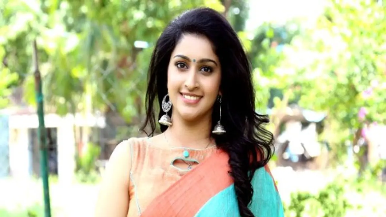 ஒரே பதிலில் உள்ளத்தை கொள்ளை கொண்ட 'கருப்பன்' பட நாயகி தன்யா! கேட்ட நீங்களே அசந்து போயிடுவீங்க!