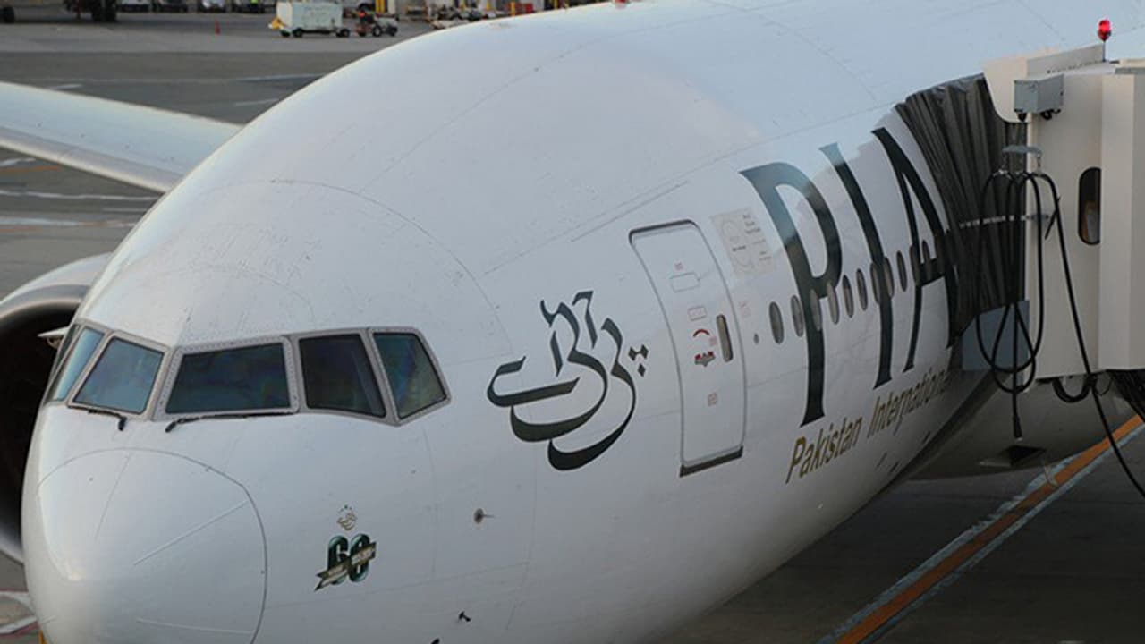 പാകിസ്ഥാനിലേക്കുള്ള വിമാനസര്വ്വീസുകള് ഒമാന് നിര്ത്തിവച്ചു പാകിസ്ഥാനിലേക്കുള്ള വിമാനസര്വ്വീസുകള് ഒമാന് നിര്ത്തിവച്ചു