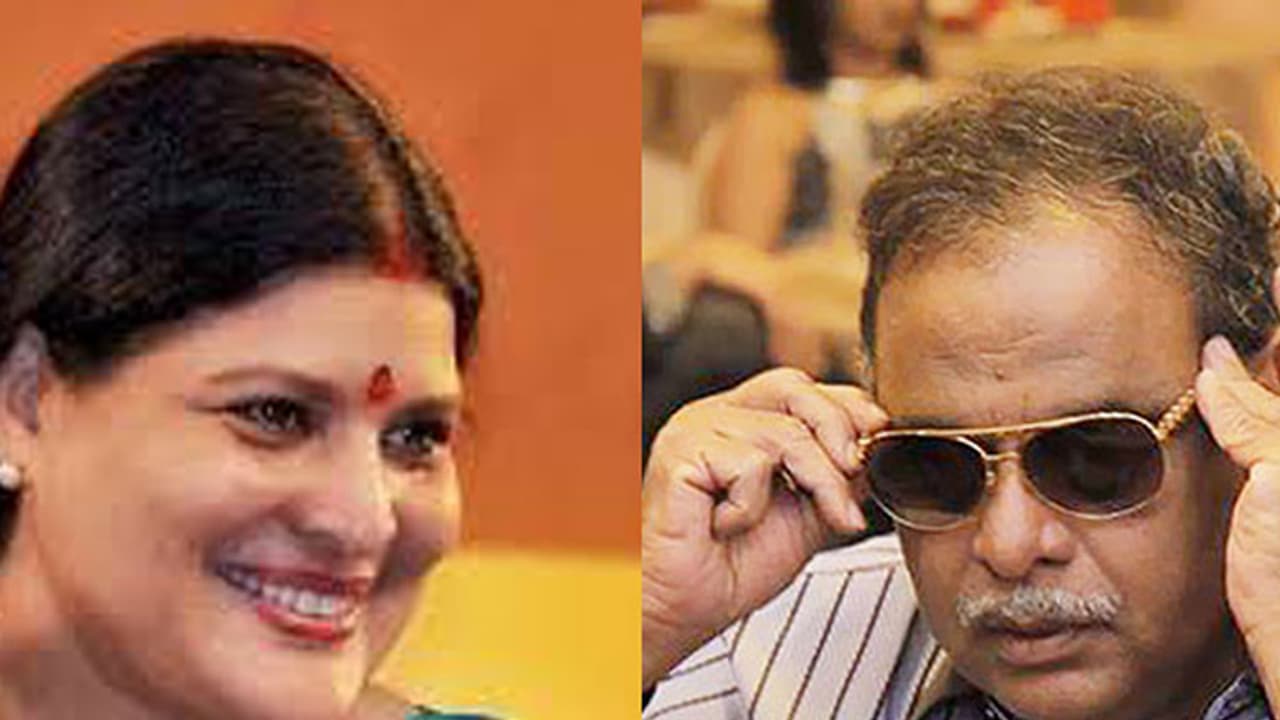 Ambareesh, Jayamala support Deepika Padukone Ambareesh, Jayamala support Deepika Padukone