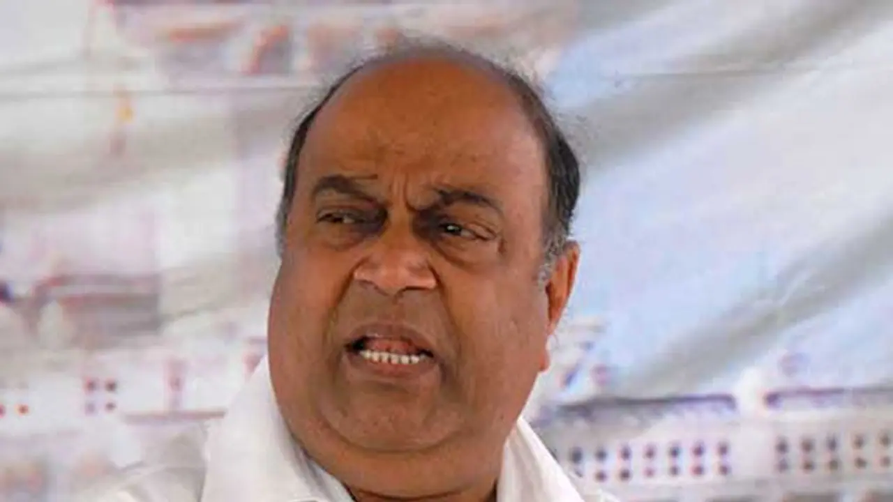 12 మంది వలస నేతలకు కాంగ్రెస్ టిక్కెట్లు:నాగం, మర్రికి నిరాశే 12 మంది వలస నేతలకు కాంగ్రెస్ టిక్కెట్లు:నాగం, మర్రికి నిరాశే