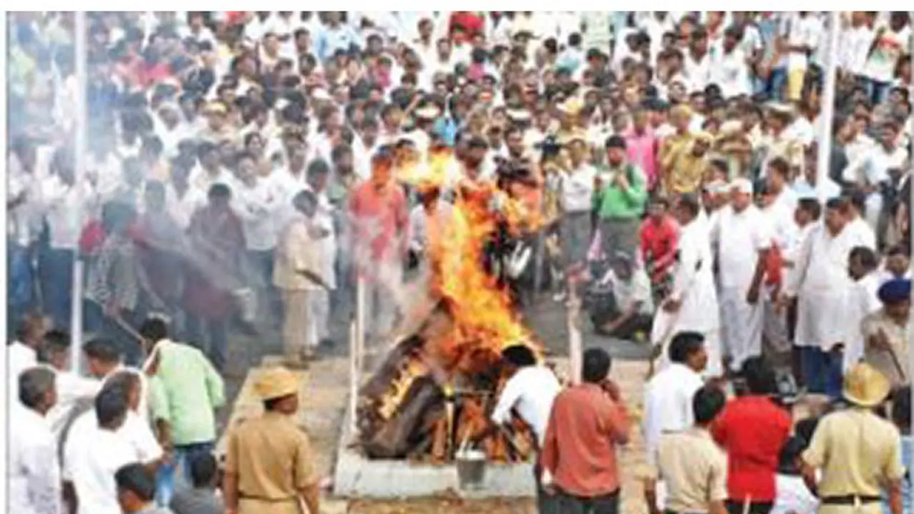 Dharam Singh cremated with State honours Dharam Singh cremated with State honours