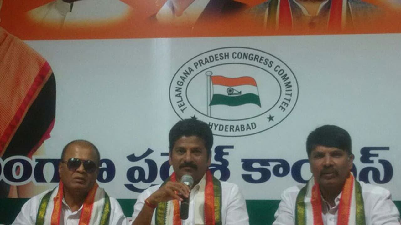 సీఏఏ, ఎన్ఆర్సీ: తెలంగాణ కాంగ్రెస్ నేతల్లో గందరగోళం సీఏఏ, ఎన్ఆర్సీ: తెలంగాణ కాంగ్రెస్ నేతల్లో గందరగోళం